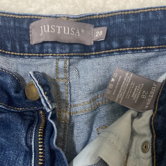 Just USA distressed cuffed shorts - Picture 4 of 4